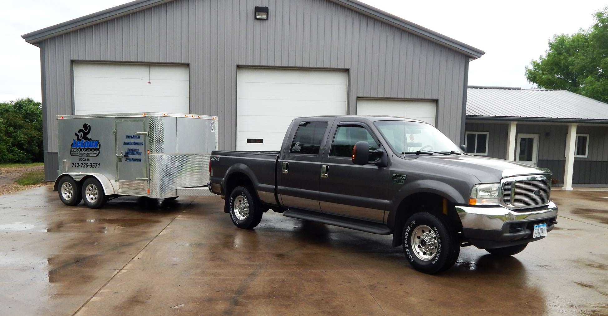 truck with silver trailor